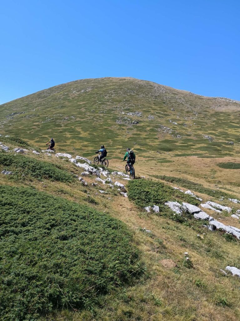 Monte Cotento in MTB da Filettino: cresta dei Simbruini e boschi tecnici