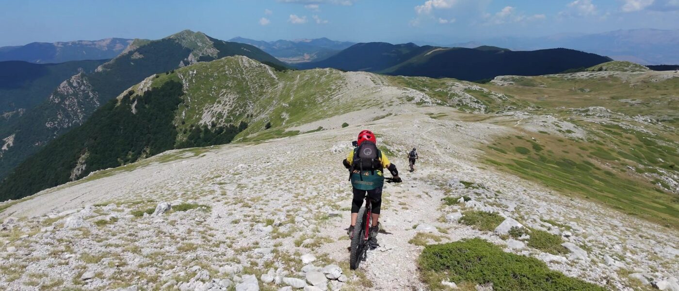 Monte Cotento in MTB da Filettino: cresta dei Simbruini e boschi tecnici