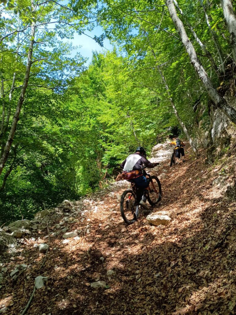 Monte di Cambio in MTB: dalla Valle Scura alle creste dei Monti Reatini