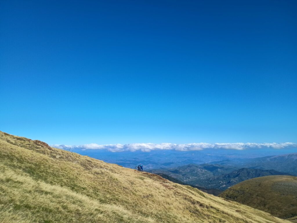 La cresta scoperta che conduce verso Pizzo di Moscio.