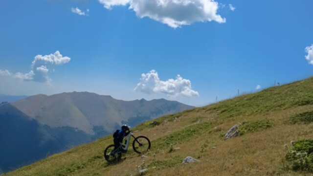 Monte Cotento in MTB da Filettino: cresta dei Simbruini e boschi tecnici