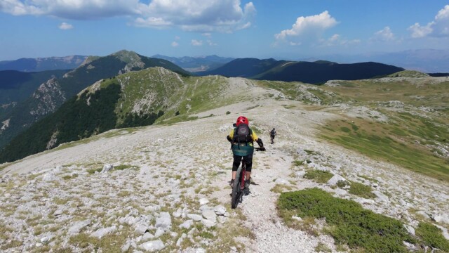 Monte Cotento in MTB da Filettino: cresta dei Simbruini e boschi tecnici