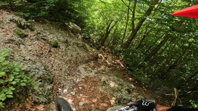 Fotogramma dal video a 03:28 Monte Cotento in MTB da Filettino: cresta dei Simbruini e boschi tecnici