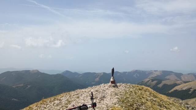 Monte di Cambio in MTB: dalla Valle Scura alle creste dei Monti Reatini