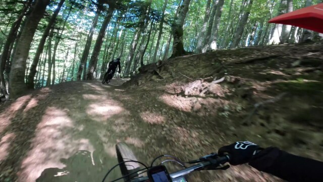 Fotogramma dal video a 03:24 Laga selvaggia in MTB: Pizzo di Moscio, Cima Lepri e Cascata della Morricana